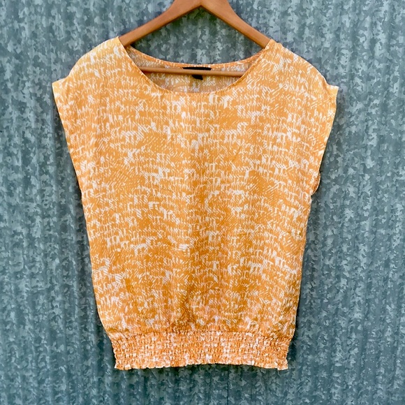 Banana Republic Tops - Gold Patterned Sleeveless Women's Top